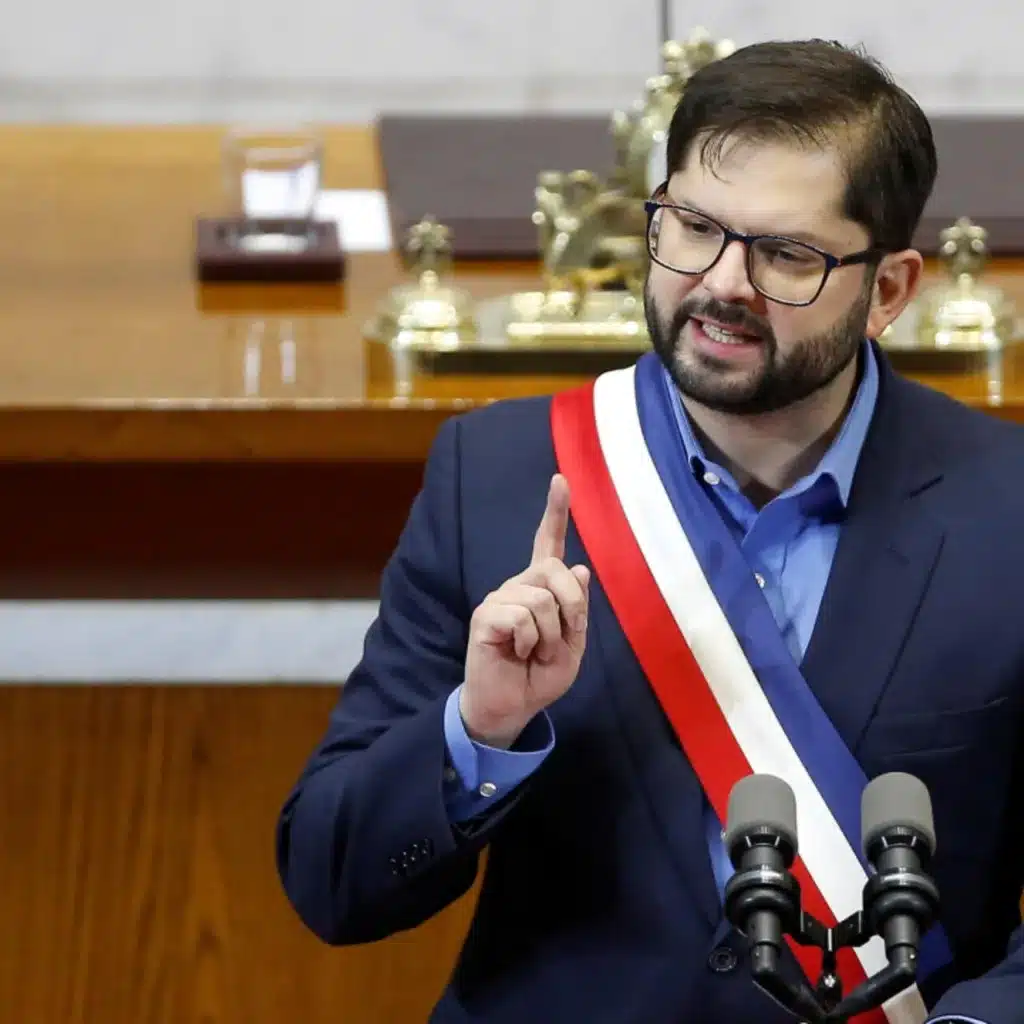 Gabriel boric hablando